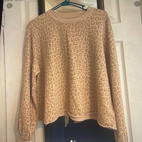 Gap, leopard, print lady sweatshirt, balloon sleeves, size ladies, large - Picture 1 of 2